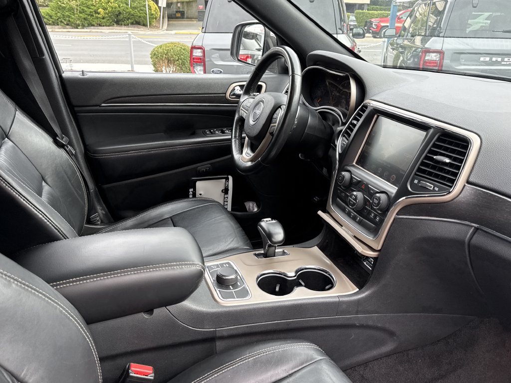 Used 2015 Jeep Grand Cherokee Limited w/ Mopar Chrome Edition Group AWD/4WD image 26