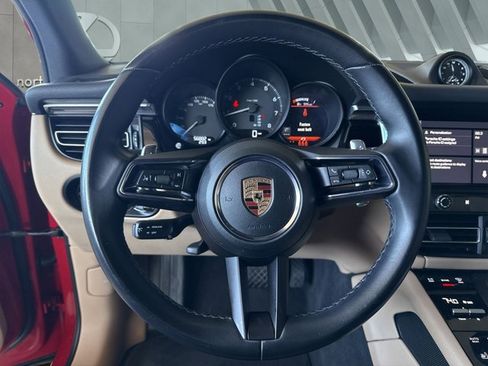 Used 2022 Porsche Macan image 14