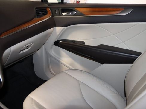 Used 2017 Lincoln MKC Select w/ Lincoln MKC Climate Package image 48