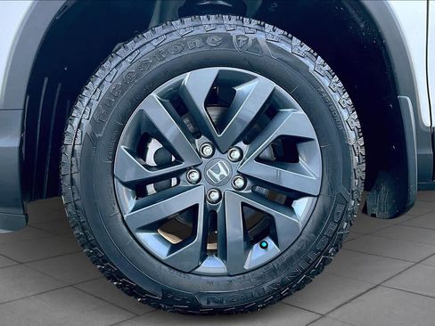 Used 2025 Honda Ridgeline Sport image 10