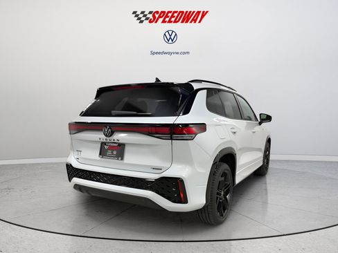 New 2026 Volkswagen Tiguan SE R-Line AWD/4WD image 7