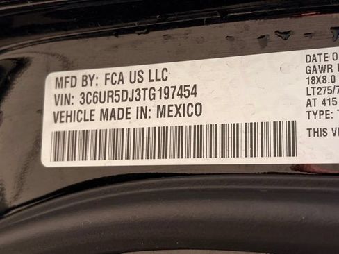Certified 2026 RAM 2500 Big Horn AWD/4WD image 37