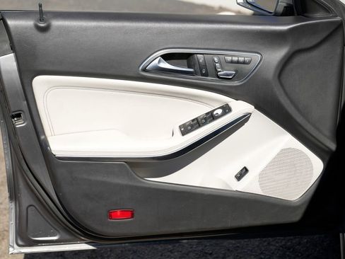 Used 2018 Mercedes-Benz CLA 250 4MATIC image 36