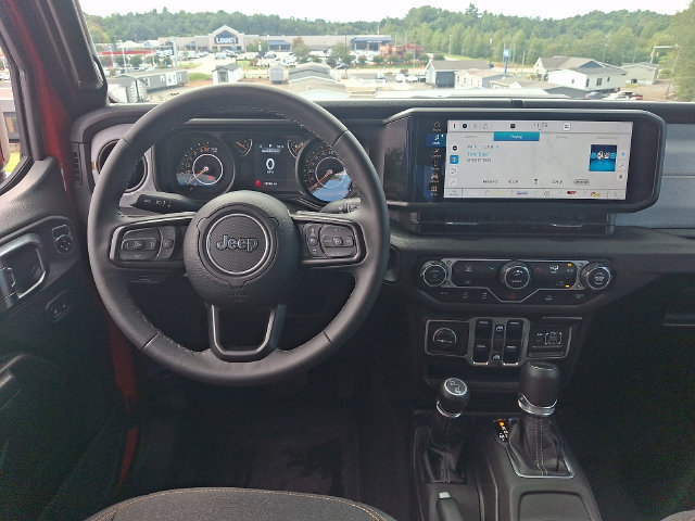 Used 2025 Jeep Gladiator Sport AWD/4WD image 11