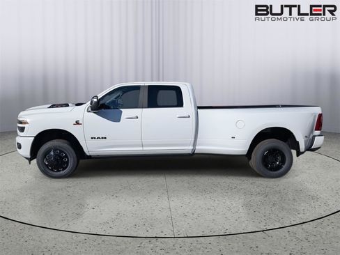 New 2026 RAM 3500 Laramie AWD/4WD image 3