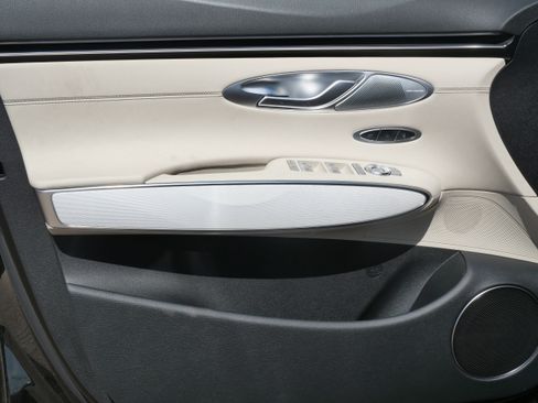 New 2026 Genesis GV70 2.5T Advanced image 4