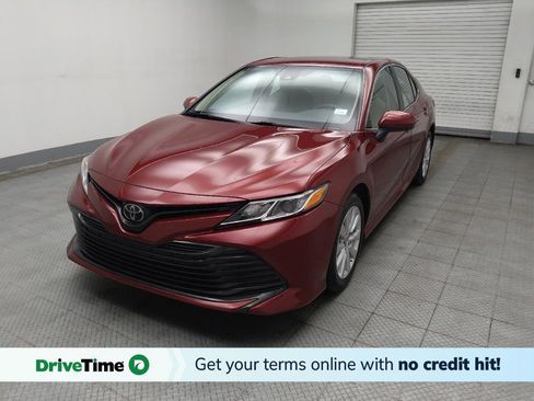 Used 2019 Toyota Camry LE image 1