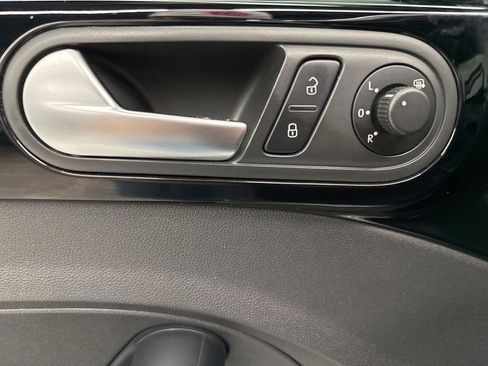 Used 2013 Volkswagen Beetle R-Line FWD image 14