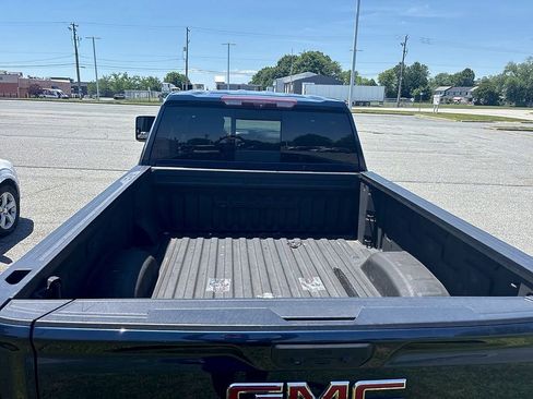 Used 2022 GMC Sierra 2500 Denali w/ Denali Ultimate Package AWD/4WD image 8