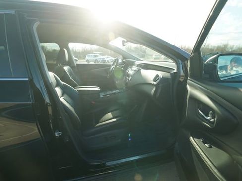 Used 2023 Nissan Murano SV image 19