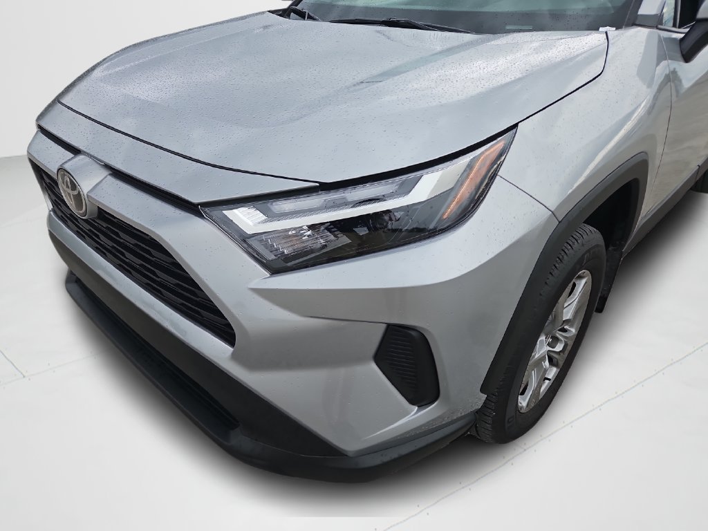 Used 2025 Toyota RAV4 XLE FWD image 25