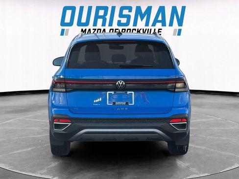 Used 2025 Volkswagen Taos SE w/ Panoramic Sunroof Package image 5