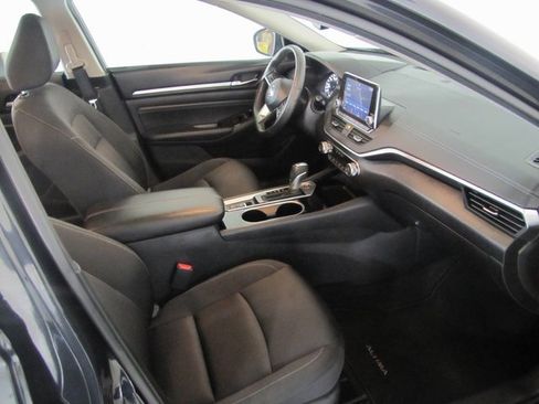 Used 2020 Nissan Altima 2.5 SV image 21