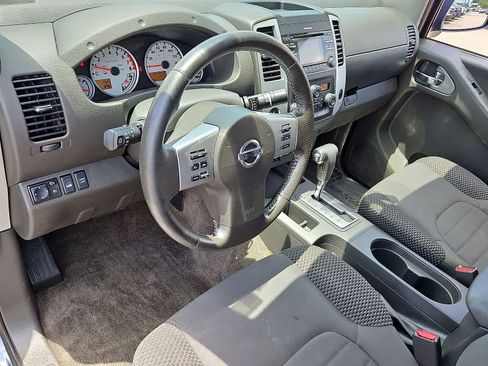 Used 2014 Nissan Frontier PRO-4X w/ Pro-4x Graphics Package AWD/4WD image 16
