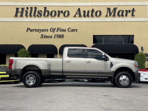 Used 2017 Ford F350 King Ranch w/ King Ranch Ultimate Package AWD/4WD image 4
