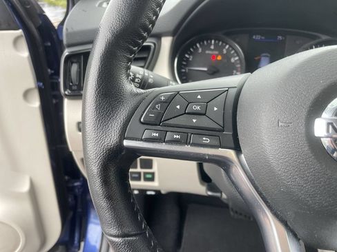 Used 2022 Nissan Rogue Sport SV w/ Technology Package AWD/4WD image 16