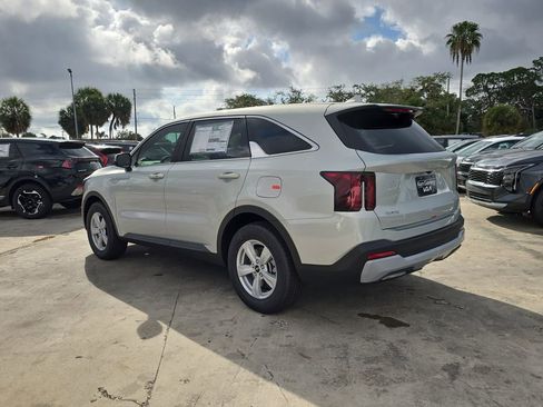 New 2026 Kia Sorento LX FWD image 6