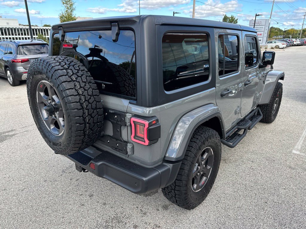 Used 2022 Jeep Wrangler Unlimited Sahara w/ LED Lighting Group AWD/4WD image 9