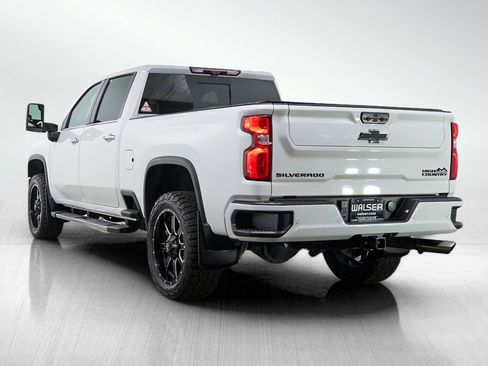 Used 2022 Chevrolet Silverado 2500 High Country w/ Technology Package AWD/4WD image 3