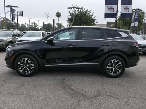 Used 2023 Kia Sportage EX FWD image 2