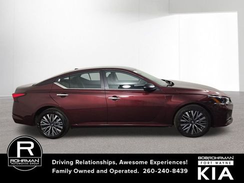 Used 2025 Nissan Altima 2.5 SV image 5