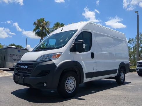 Used 2025 RAM ProMaster 2500 w/ Convenience Group FWD image 9