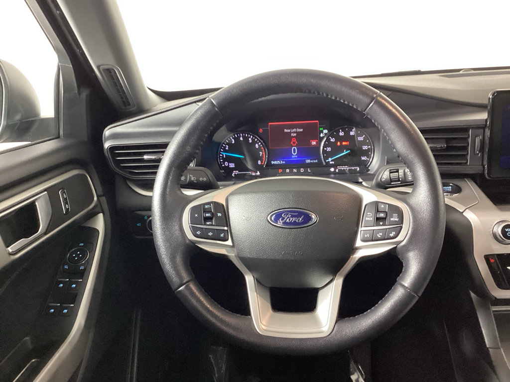Used 2023 Ford Explorer XLT AWD/4WD image 22