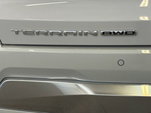 Used 2026 GMC Terrain Denali image 7