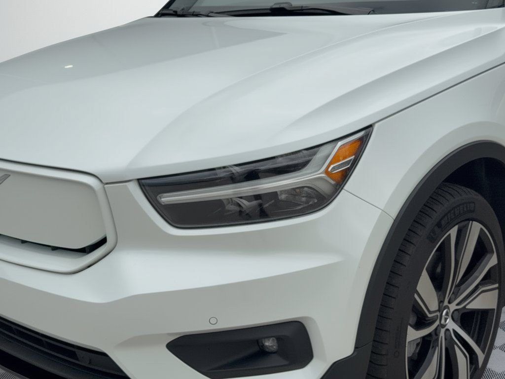 Used 2021 Volvo XC40 P8 Recharge w/ Climate Package AWD/4WD image 12