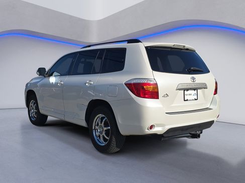Used 2010 Toyota Highlander SE image 3
