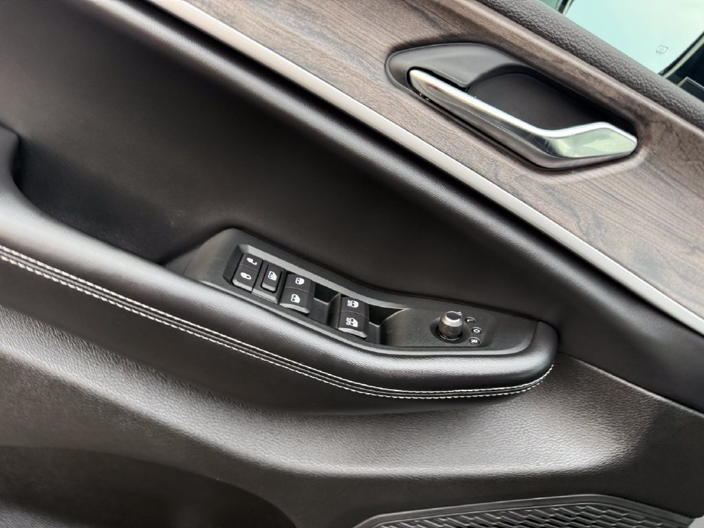New 2027 Jeep Grand Cherokee Altitude RWD image 6