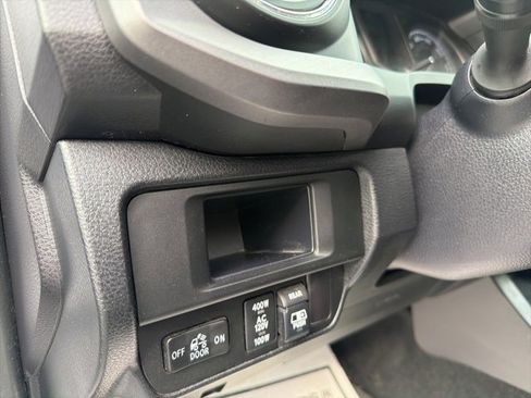 Used 2017 Toyota Tacoma TRD Sport image 20