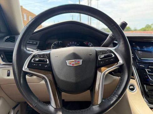 Used 2019 Cadillac Escalade Luxury AWD/4WD image 17