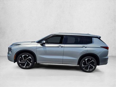 Used 2023 Mitsubishi Outlander SEL FWD image 8