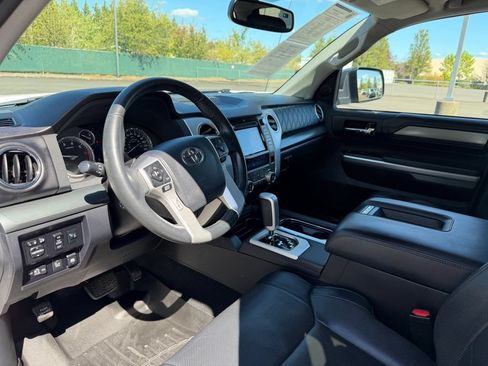 Used 2017 Toyota Tundra Platinum AWD/4WD image 16