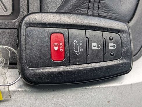 Used 2023 Toyota RAV4 XLE w/ Convenience Package FWD image 30