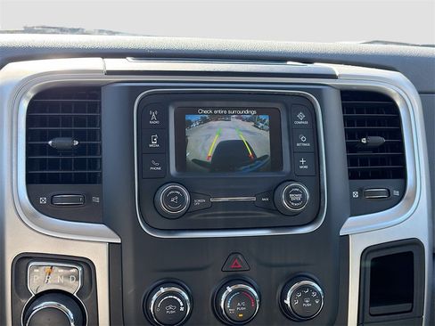 Used 2020 RAM 1500 Classic SLT image 13