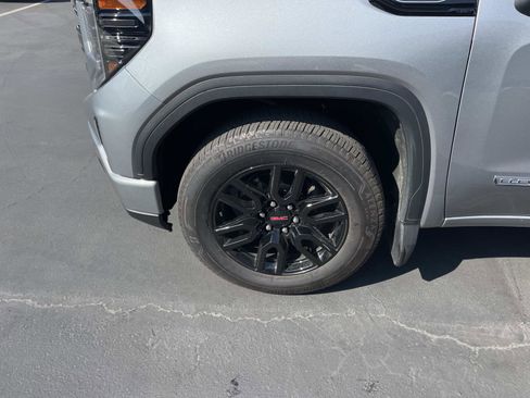 Used 2025 GMC Sierra 1500 Elevation image 30