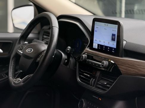 Used 2020 Ford Escape Titanium AWD/4WD image 14