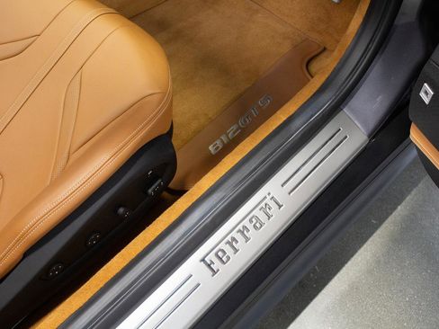 Used 2021 Ferrari 812 GTS image 20