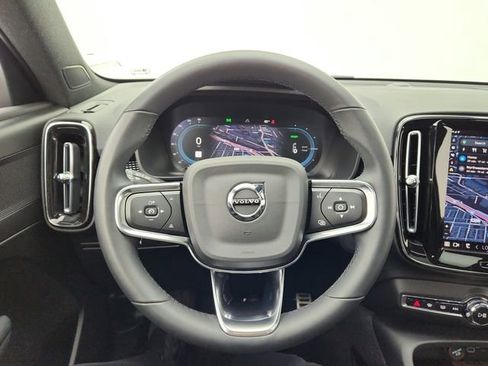 Certified 2022 Volvo XC40 P8 Recharge Plus image 34