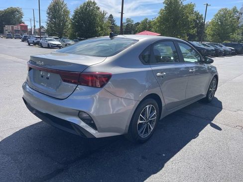 Used 2024 Kia Forte LXS FWD image 6