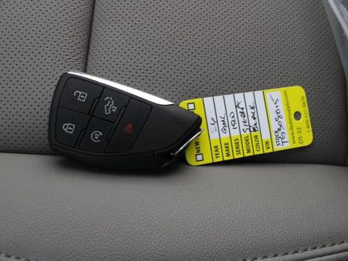 New 2026 GMC Sierra 1500 SLT w/ SLT Premium Plus Package image 8