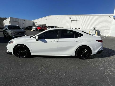 Used 2025 Toyota Camry SE w/ Multimedia Upgrade Package image 2