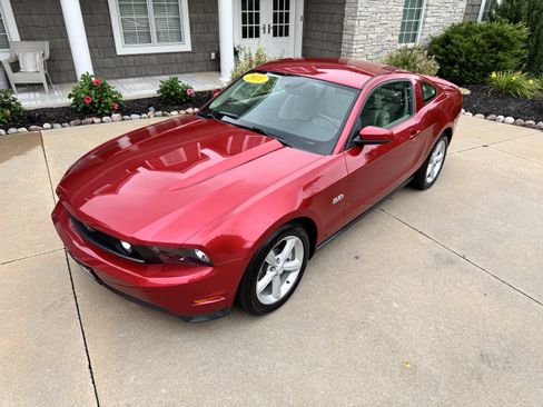 Used 2011 Ford Mustang GT Premium RWD image 26