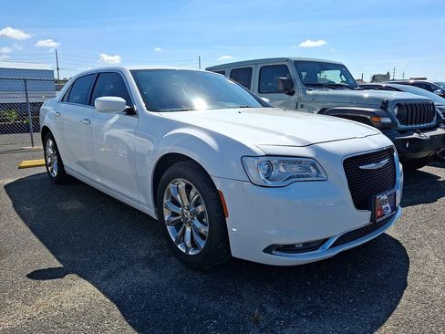 Used 2015 Chrysler 300 Limited w/ Driver Convenience Group AWD/4WD image 3