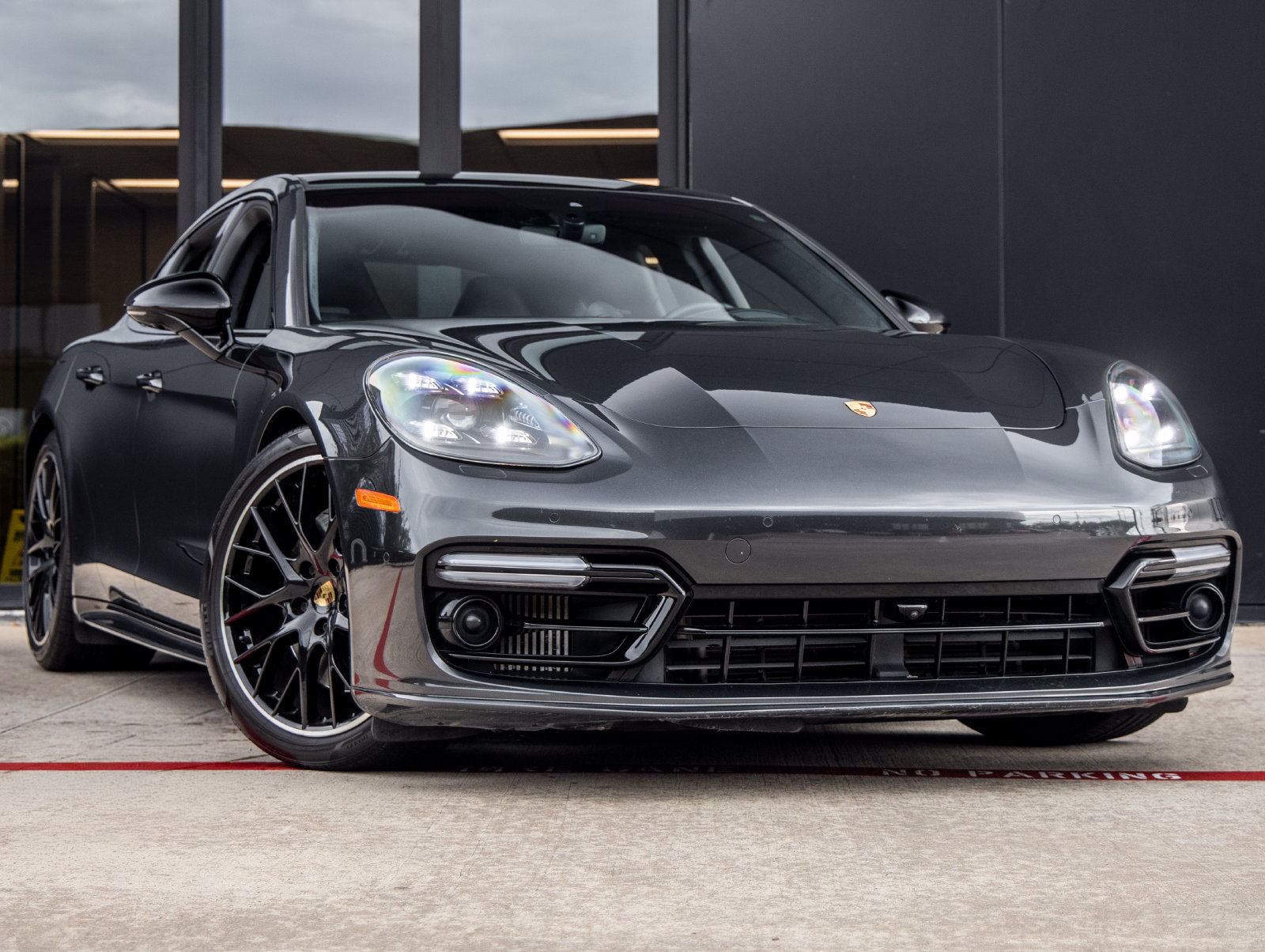 Used 2020 Porsche Panamera GTS AWD/4WD image 6