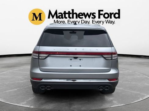 Used 2023 Lincoln Aviator AWD image 4