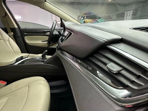 Used 2018 Buick Enclave Essence FWD image 32