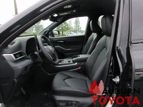 New 2026 Toyota Highlander XSE image 10